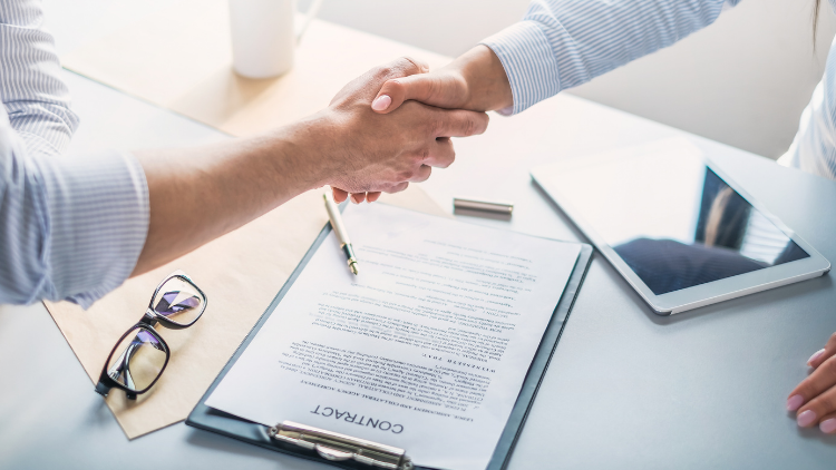 Nên lựa chọn các công ty du lịch có hợp đồng và các điều khoản đổi/hủy rõ ràng